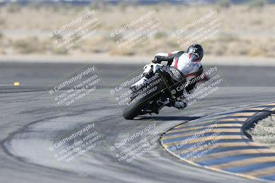 media/Dec-01-2025-Moto Forza (Mon) [[2daa91e15f]]/1-Advanced Group/Session 2 Turn 11 Backside/